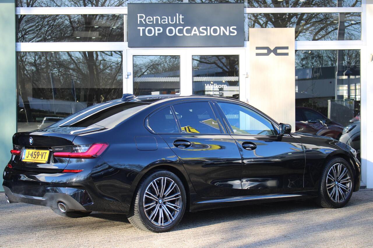 BMW 3-SERIE 320i High Executive Edition | M Sport Pakket | Harman Kardon | Adaptieve Cruise | Stoel en Stuurverwarming | PDC voor en achter |