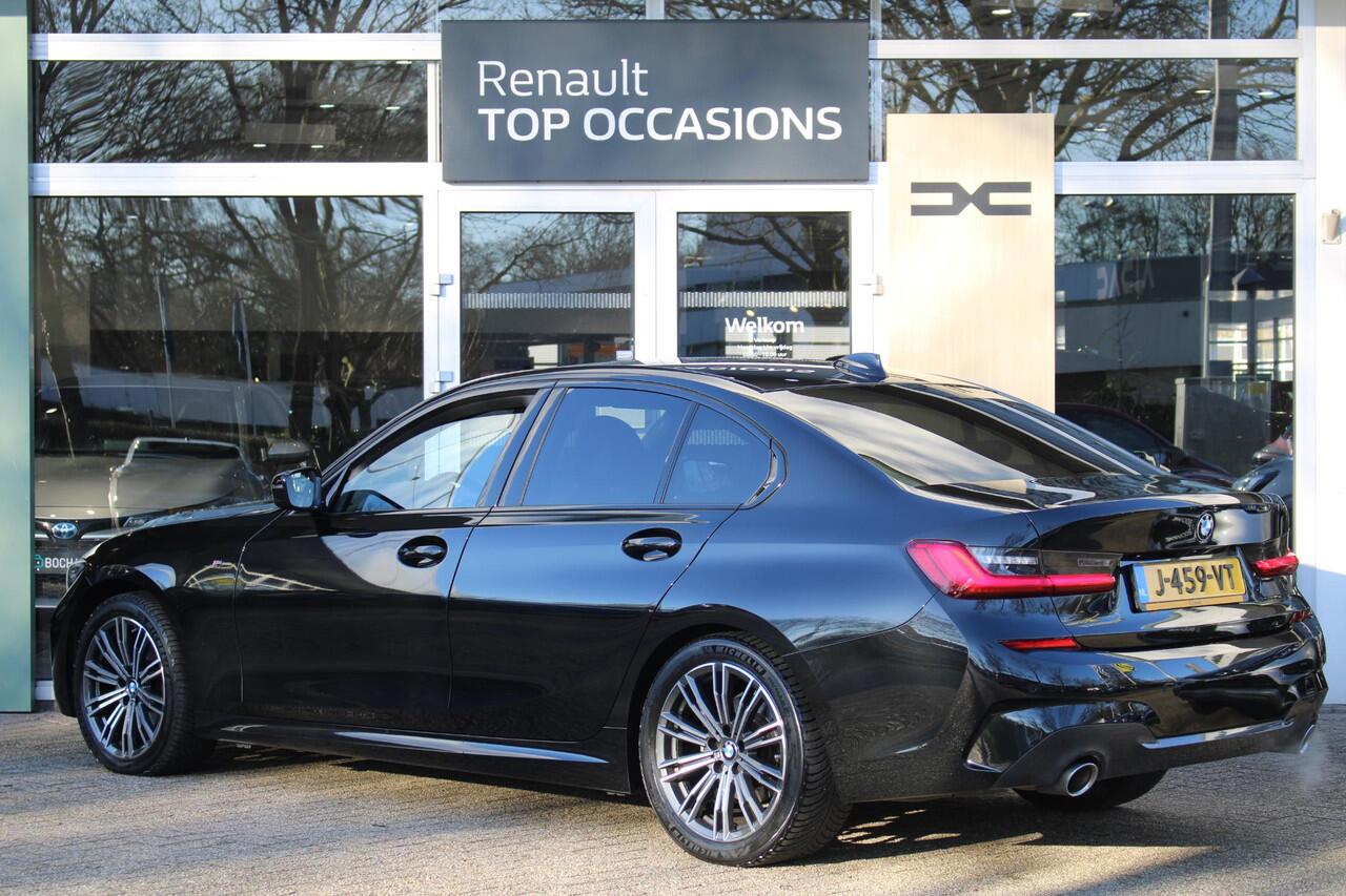 BMW 3-SERIE 320i High Executive Edition | M Sport Pakket | Harman Kardon | Adaptieve Cruise | Stoel en Stuurverwarming | PDC voor en achter |
