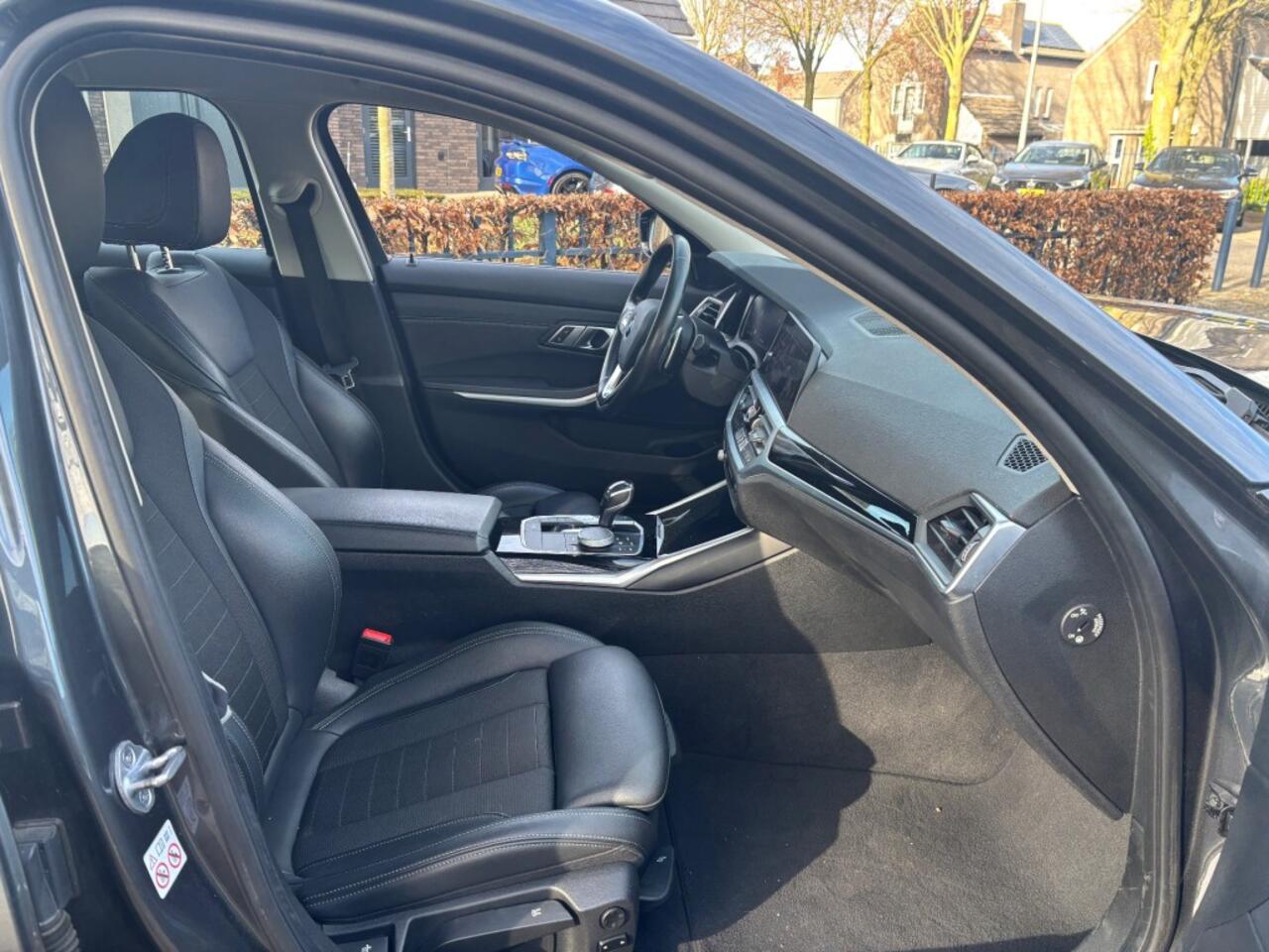 BMW 3-SERIE 184 PK ,G21,Sportline,Navi Prof,Hifi,DAB,Keyless Entry,Led koplampen,Alarm