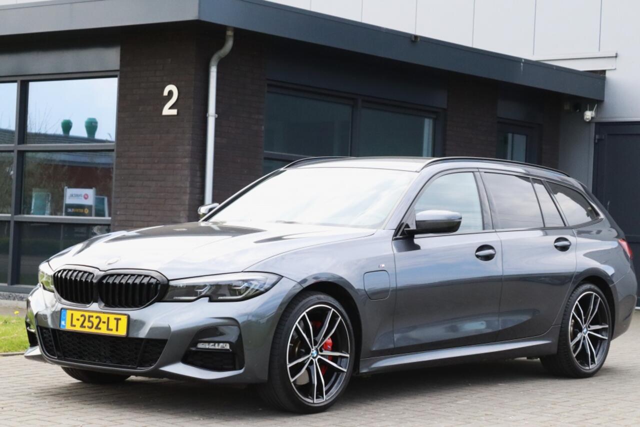 BMW 3-SERIE 320e M Sport Plug-in Hybrid 19 inch Laser 1e eig