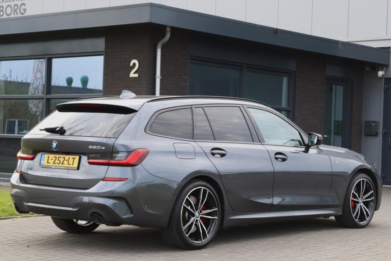 BMW 3-SERIE 320e M Sport Plug-in Hybrid 19 inch Laser 1e eig