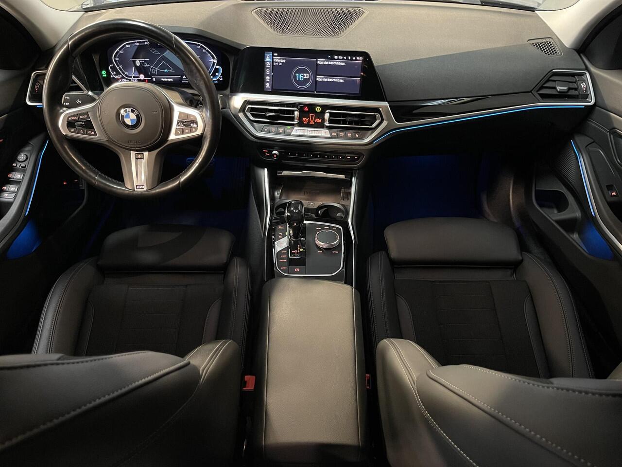 BMW 3-SERIE Touring 330e xDrive Sport Line 18"/Keyless/Sportstoelen + memory/Stoel + stuurverwarming/PDC/Apple Carplay & Android Auto