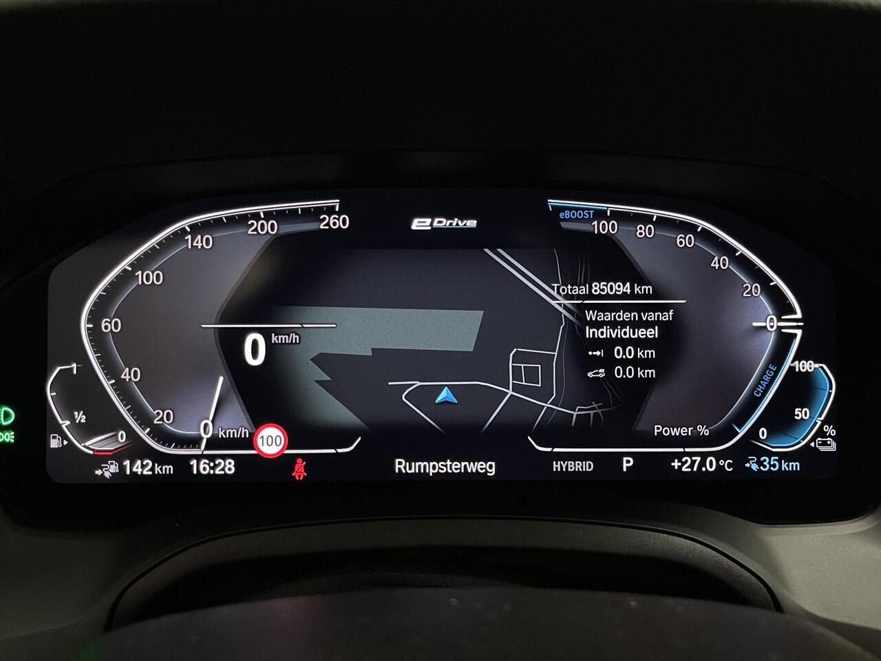 BMW 3-SERIE Touring 330e xDrive Sport Line 18"/Keyless/Sportstoelen + memory/Stoel + stuurverwarming/PDC/Apple Carplay & Android Auto