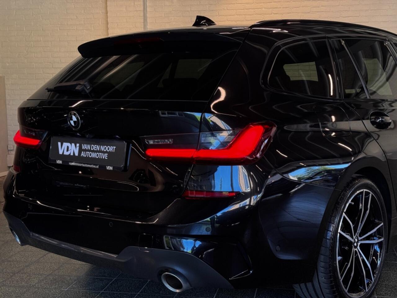 BMW 3-SERIE Touring 318i High Executive M-Sport Laser LED Leder HUD 19''