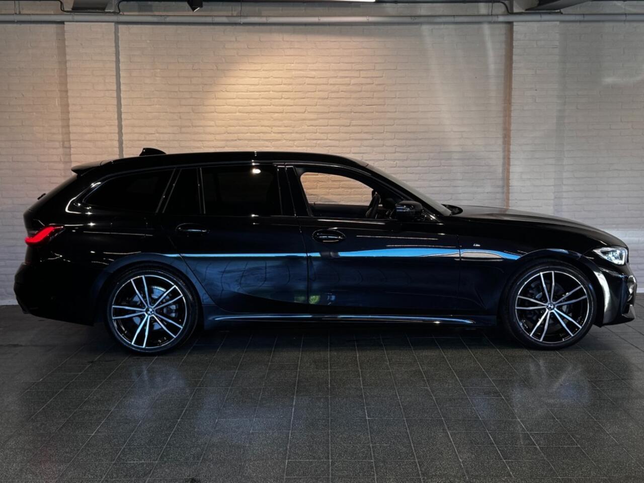 BMW 3-SERIE Touring 318i High Executive M-Sport Laser LED Leder HUD 19''