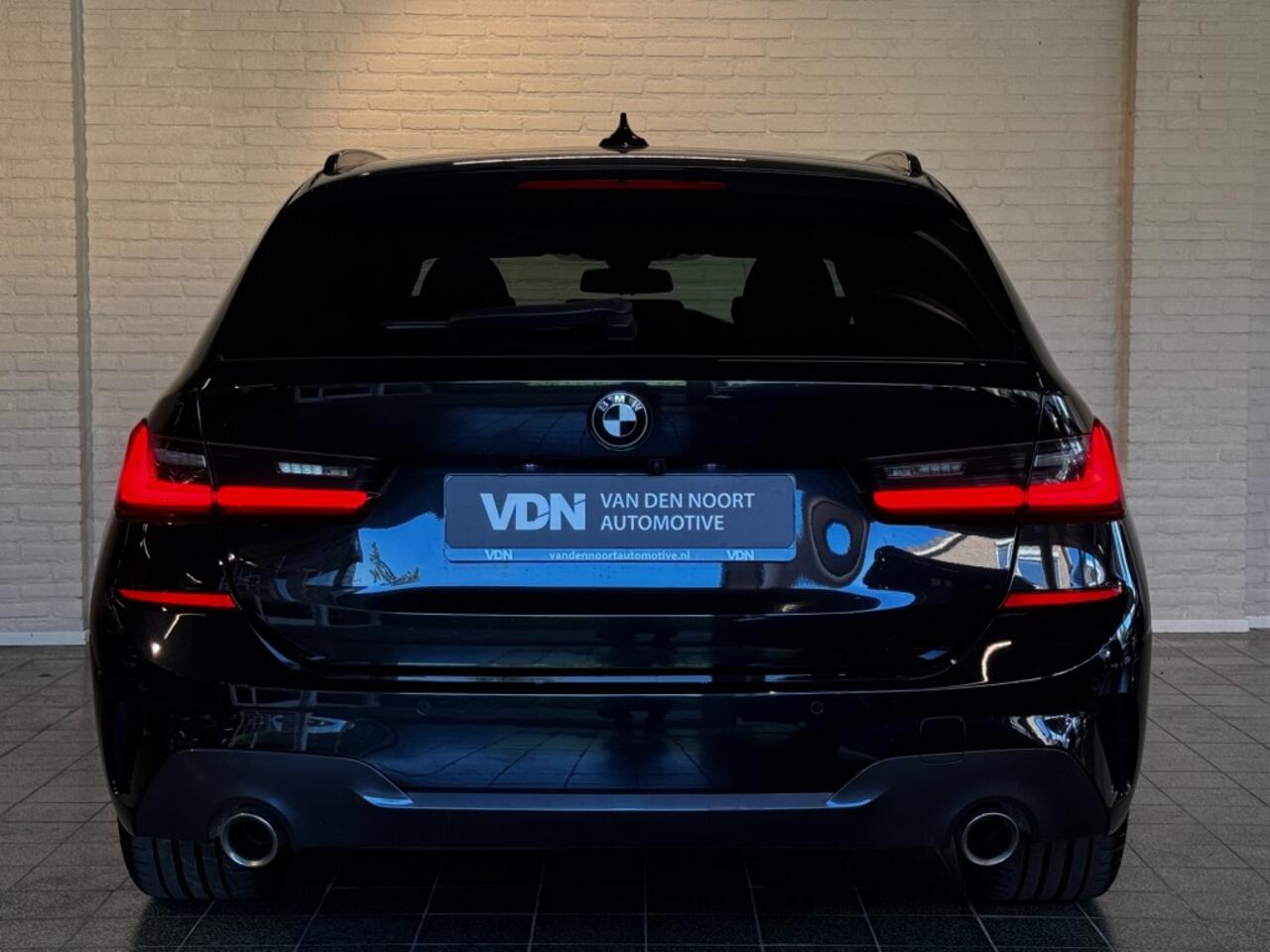 BMW 3-SERIE Touring 318i High Executive M-Sport Laser LED Leder HUD 19''