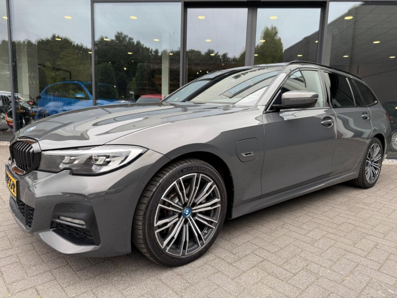 BMW 3-SERIE 320e M-Sport,Pano,Tartufo Leder,Trekhk Elekt,LED,Adapt Cruise,