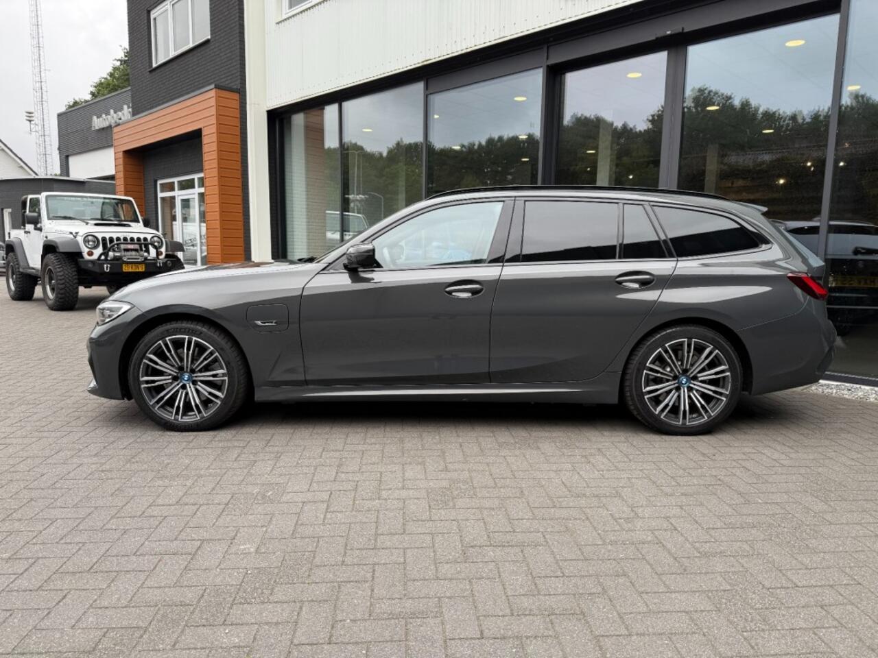 BMW 3-SERIE 320e M-Sport,Pano,Tartufo Leder,Trekhk Elekt,LED,Adapt Cruise,