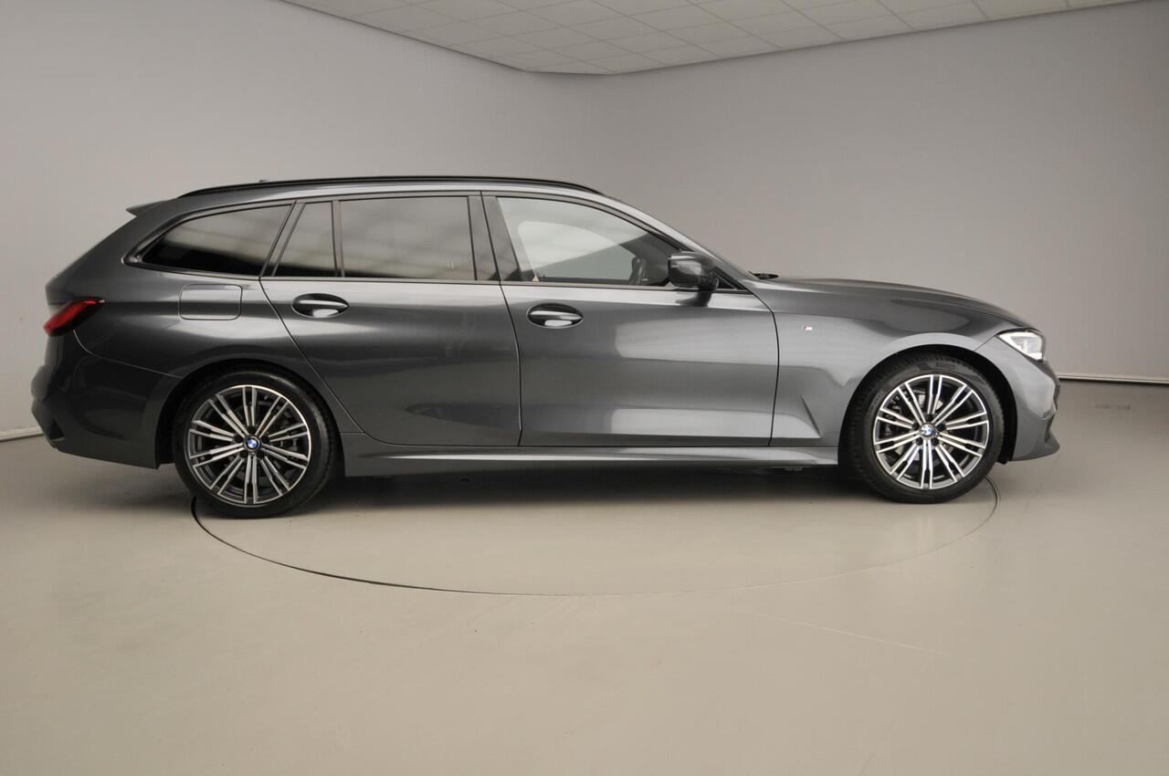 BMW 3-SERIE Touring 318i | M-Sportpakket | Laserlicht | Leder | Navigatie | Sportstoelen | Stoelverwarming | DAB | Alu 18 inch