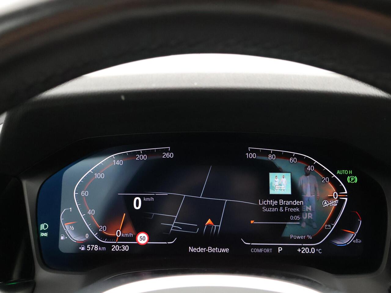 BMW 3-SERIE Touring 318i AUT. M-SPORT DRAVITGRAU + SPORTSTOELEN | CAMERA | MEMORY | HIFI | SFEERVERLICHTING | CARPLAY