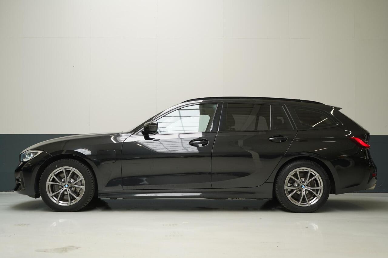 BMW 3-SERIE Touring 330e Business Edition Plus | Adaptive cruise | Trekhaak | Sportstoelen | Apple Carplay