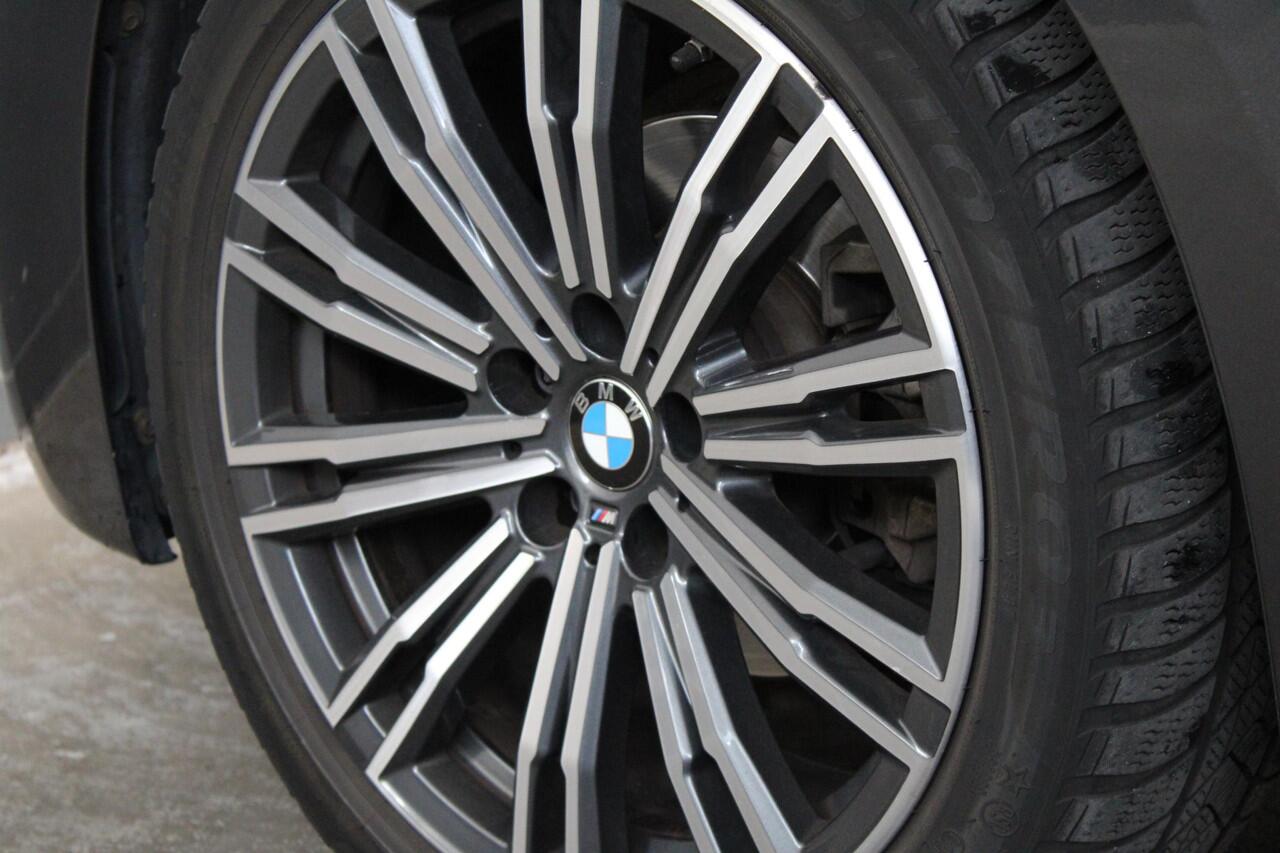 BMW 3-SERIE Touring 318d Touring M-Sport Laser - Leder - M-Sport