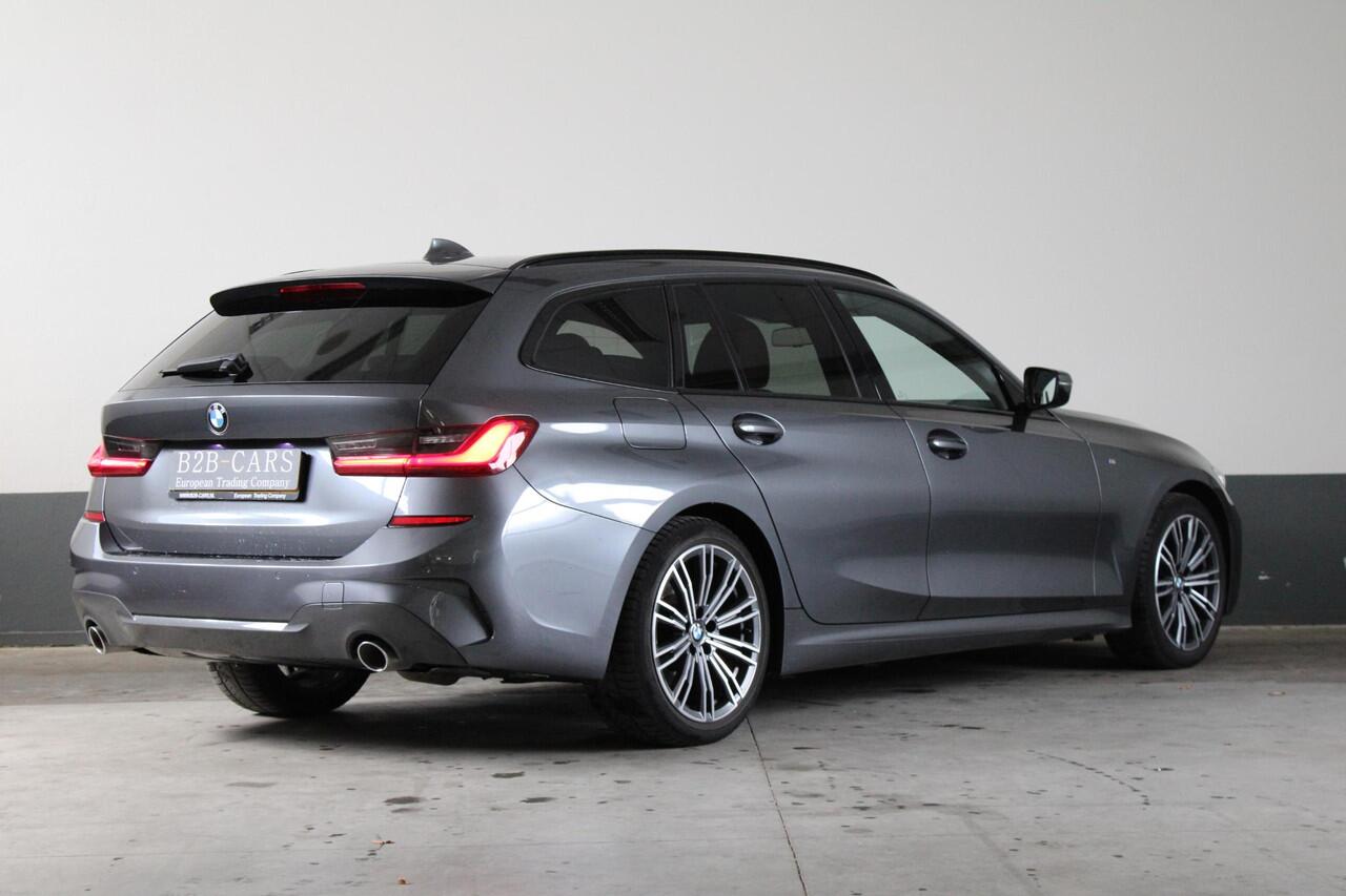 BMW 3-SERIE Touring 318d Touring M-Sport Laser - Leder - M-Sport