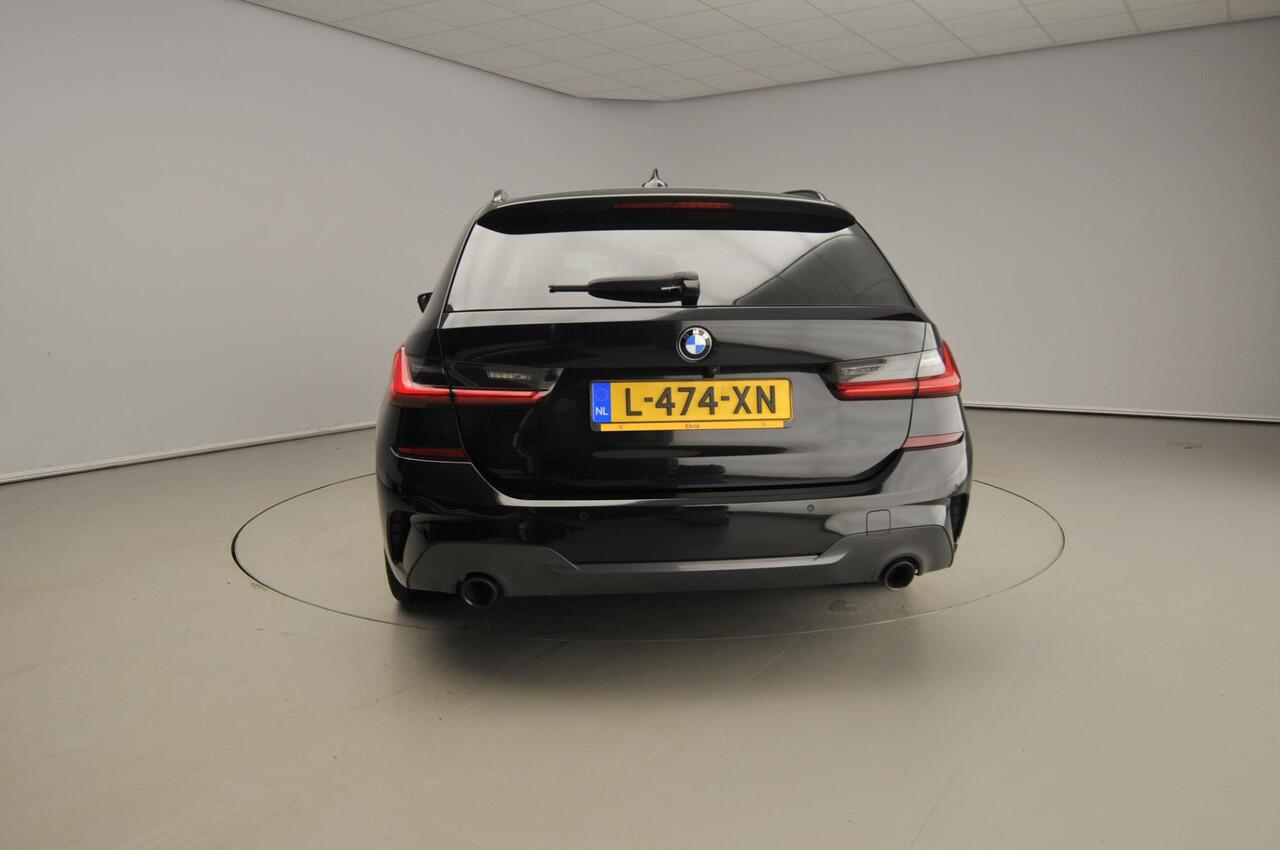 BMW 3-SERIE Touring 318i | M-Sportpakket | LED | Navigatie | Schuifdak | Sportstoelen | DAB | Hifi speakers | Alu 18 inch