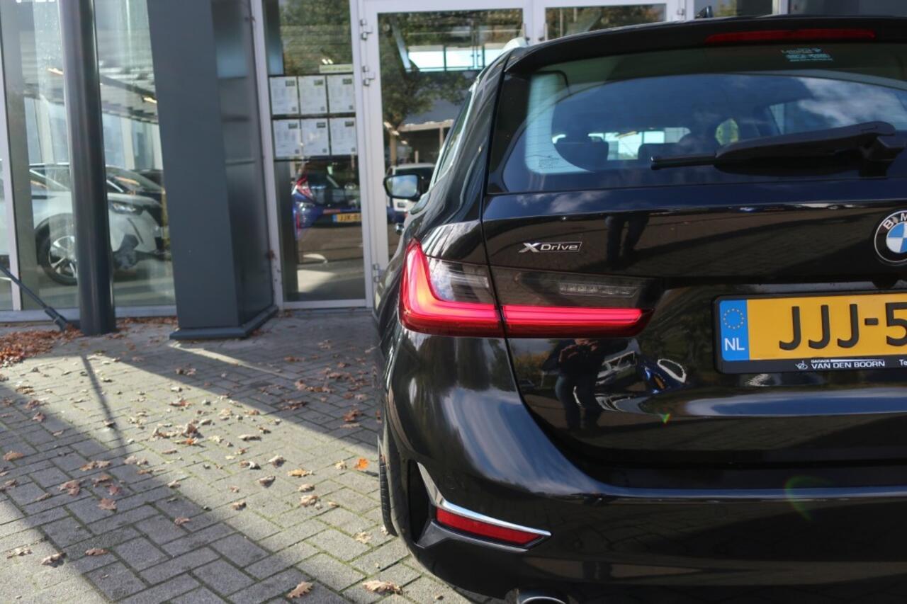 BMW 3-SERIE 330E XDRive, Lederen Bekleding, Apple Carplay/ Android Auto, etc.