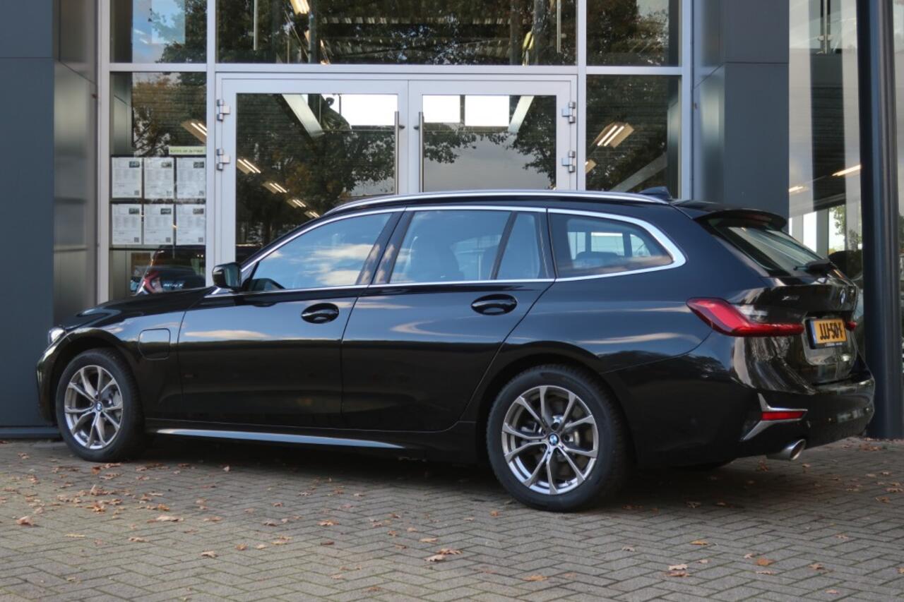 BMW 3-SERIE 330E XDRive, Lederen Bekleding, Apple Carplay/ Android Auto, etc.