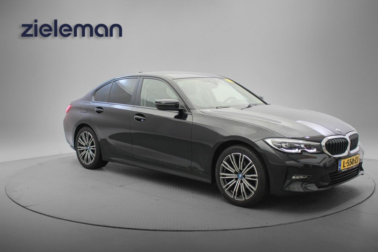 BMW 3-SERIE 318i Sedan Business Edition Automaat - Digitaal Cockpit, Carplay