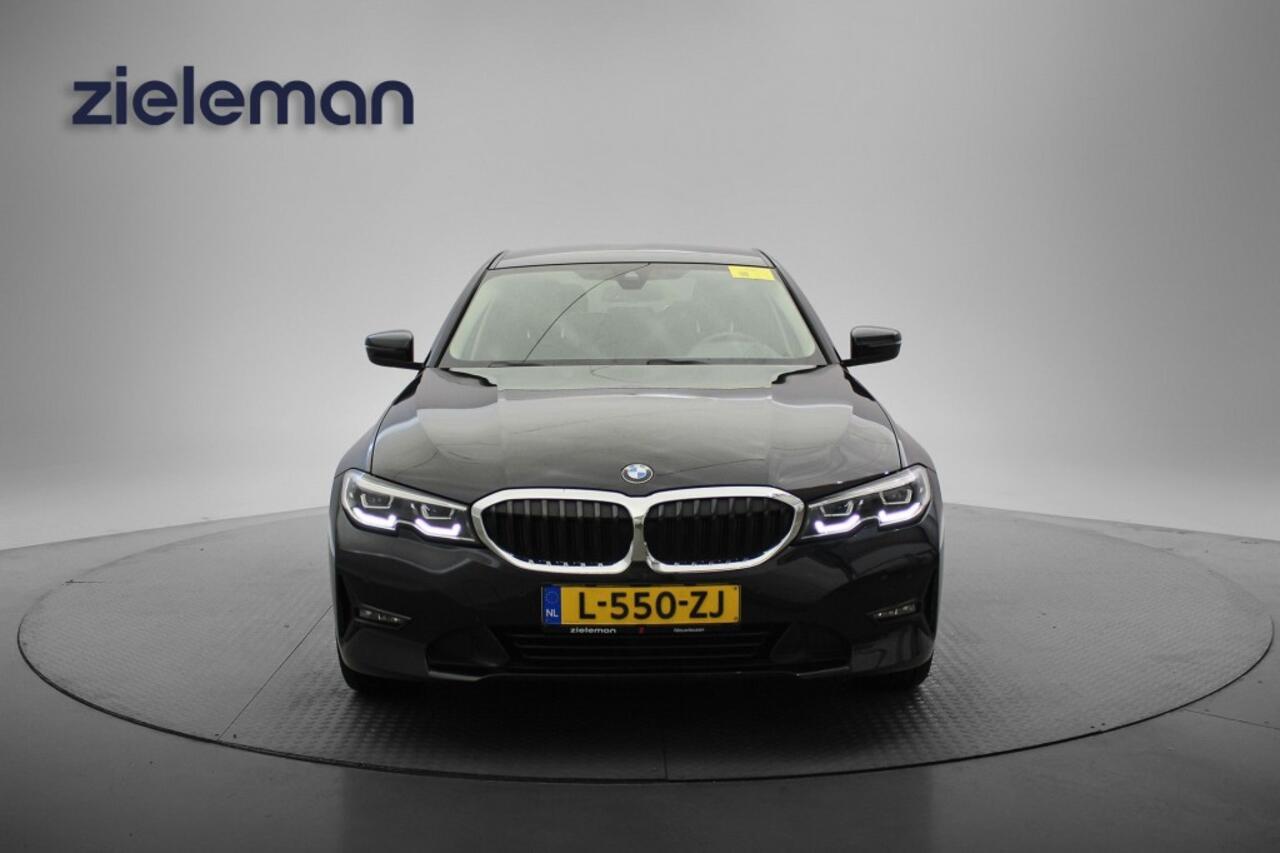 BMW 3-SERIE 318i Sedan Business Edition Automaat - Digitaal Cockpit, Carplay