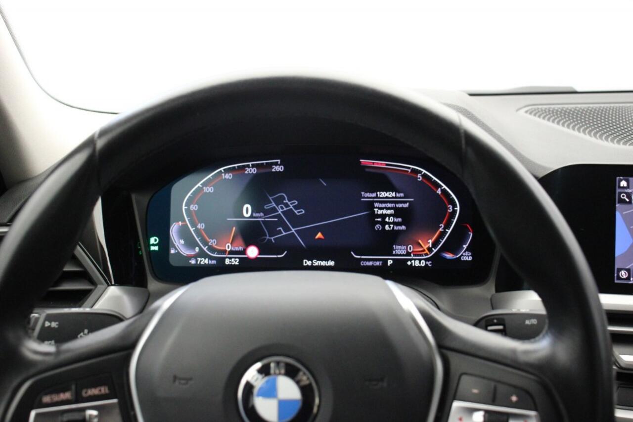 BMW 3-SERIE 318i Sedan Business Edition Automaat - Digitaal Cockpit, Carplay
