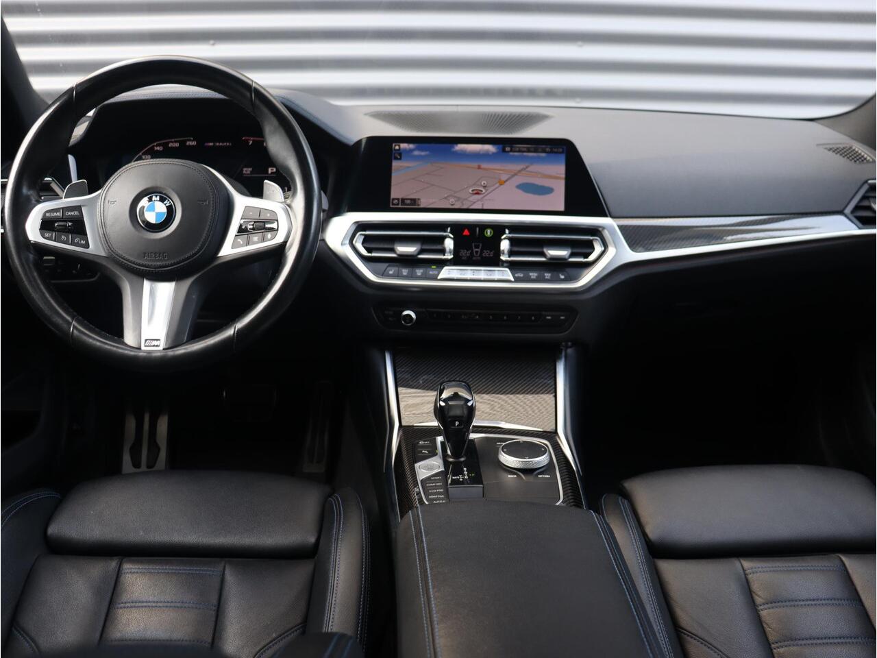 BMW 3-SERIE Sedan M340i xDrive | High Executive | Panodak | Elektr. Stoelen | Driving Assistant | Laserlight | Adaptief M Onderstel | Hi-Fi | 19'' LMV