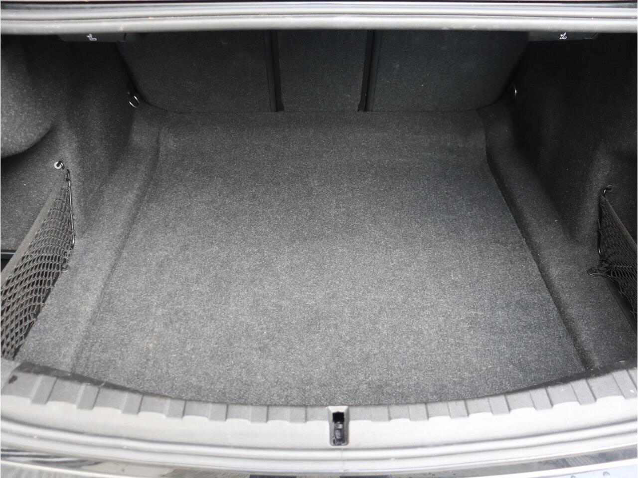 BMW 3-SERIE Sedan M340i xDrive | High Executive | Panodak | Elektr. Stoelen | Driving Assistant | Laserlight | Adaptief M Onderstel | Hi-Fi | 19'' LMV