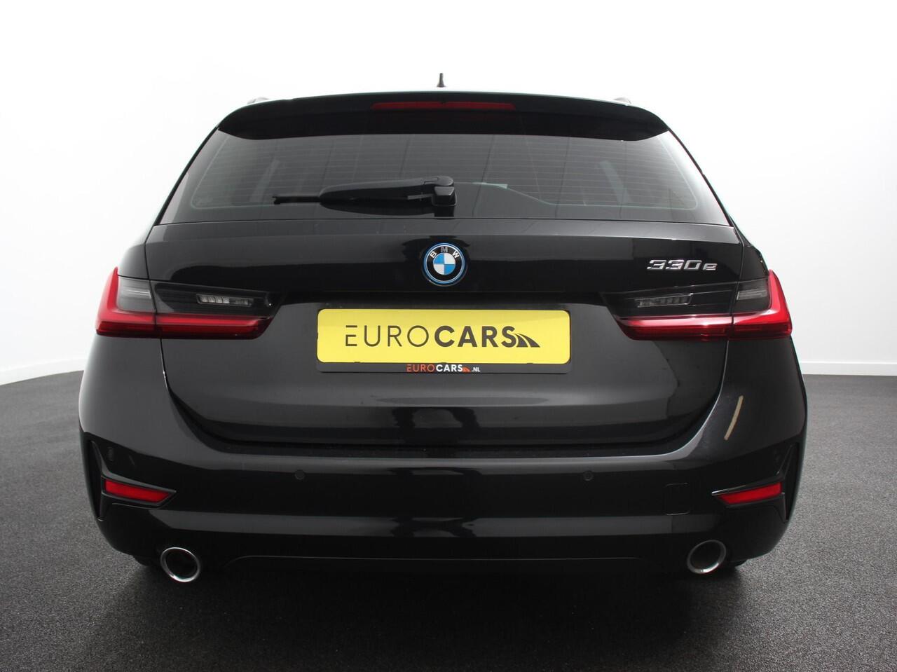 BMW 3-SERIE Touring 330e Touring Sportline PHEV AUT Climate control | Adaptieve cruise control | Parkeersensoren | Navigatie | Sfeerverlichting | Stuur + stoelverwarming | Apple Carplay/ Android Auto