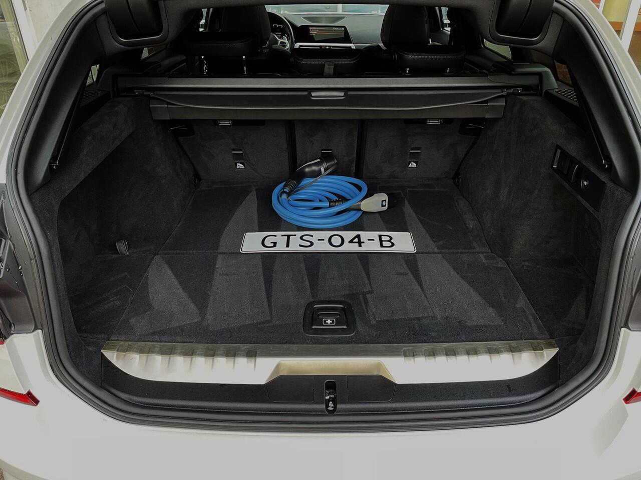 BMW 3-SERIE Touring 330e xDrive High Executive