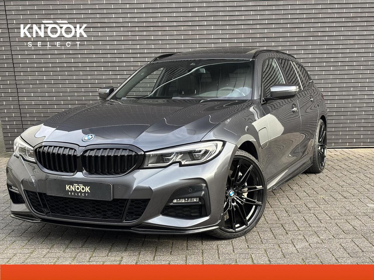 BMW 3-SERIE Touring 330e High Executive M Sport Pakket Automaat / Panoramadak / Live Cockpit Professional / Stoelverwarming / Laser Light / 20" / M Performance Pack / Head-Up Display / Shadow Line / Extra Getint Glas
