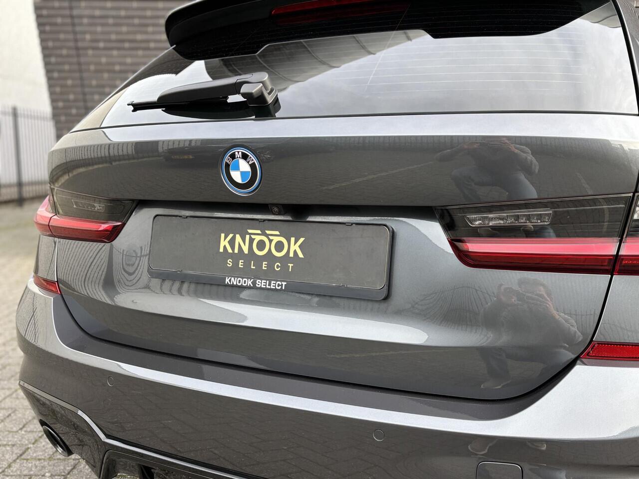 BMW 3-SERIE Touring 330e High Executive M Sport Pakket Automaat / Panoramadak / Live Cockpit Professional / Stoelverwarming / Laser Light / 20" / M Performance Pack / Head-Up Display / Shadow Line / Extra Getint Glas