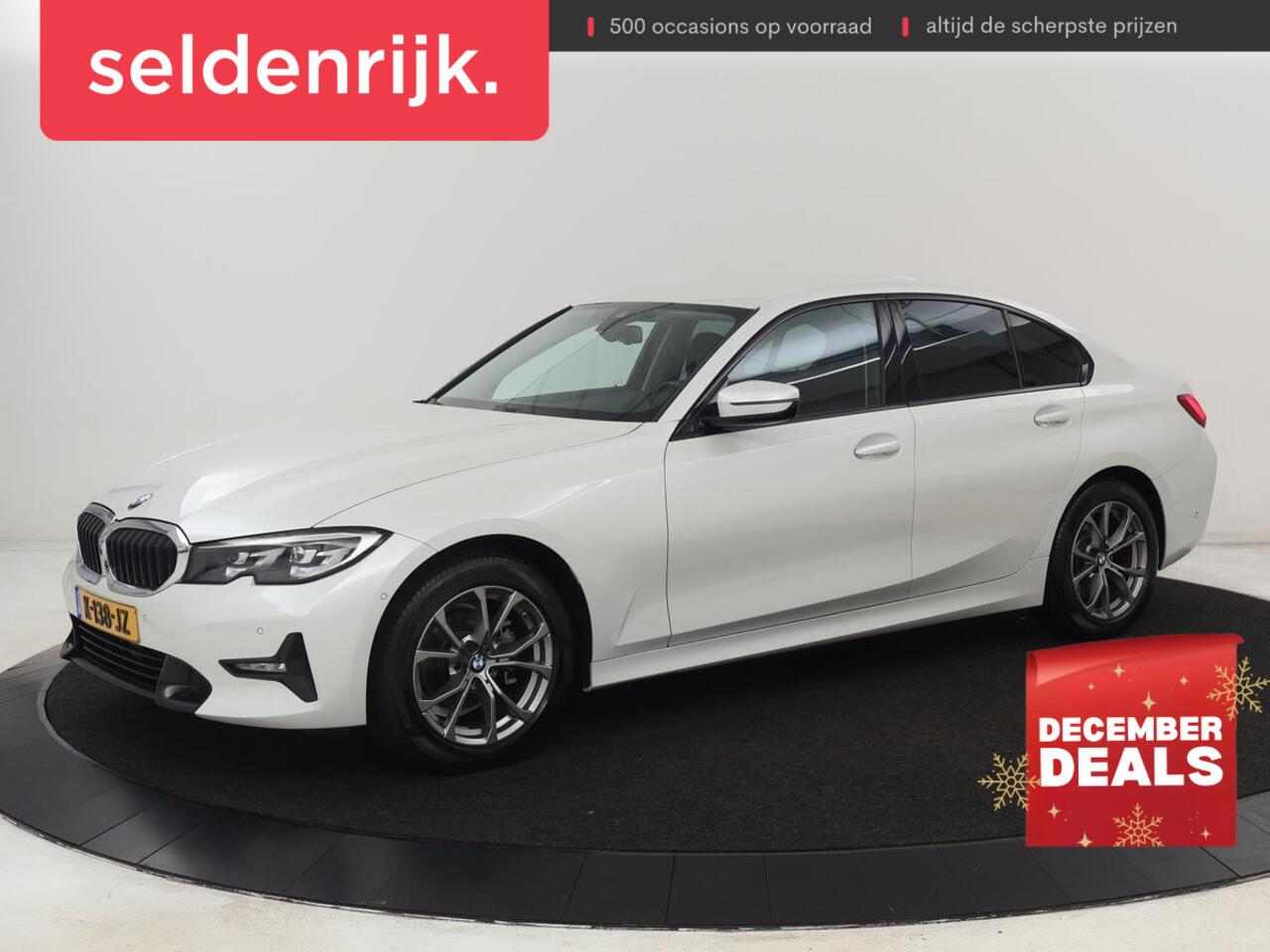 BMW 3-SERIE 318i Sport Line | Carplay | Camera | Sportstoelen | Sfeerverlichting | Live Cockpit | Navigatie | Full LED | Half leder | Park Assist | Climate control | DAB | Cruise control | Bluetooth