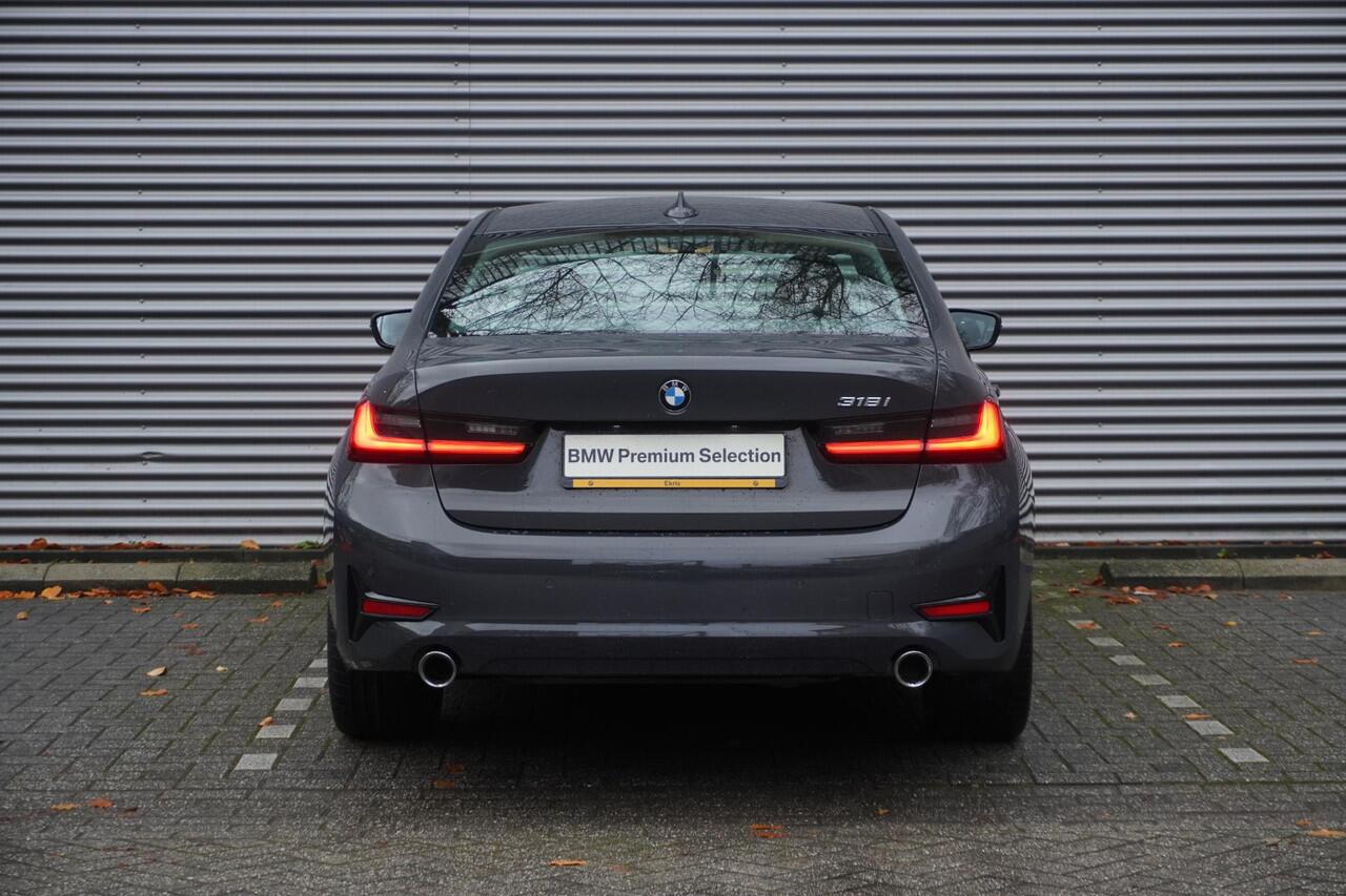 BMW 3-SERIE Sedan 318i Executive | Alarmsysteem klasse 3 | Park Distance Control voor/achter