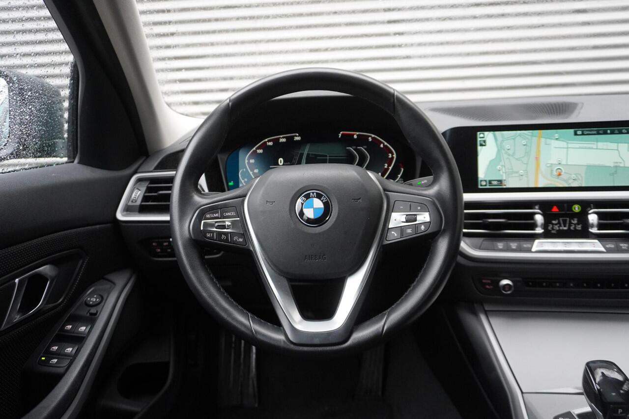 BMW 3-SERIE Sedan 318i Executive | Alarmsysteem klasse 3 | Park Distance Control voor/achter
