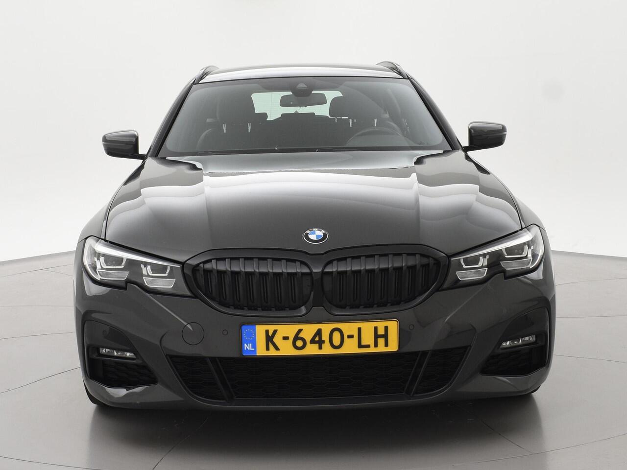 BMW 3-SERIE Touring 318i AUT. M-SPORT DRAVITGRAU + SPORTSTOELEN | CAMERA | MEMORY | HIFI | SFEERVERLICHTING | CARPLAY