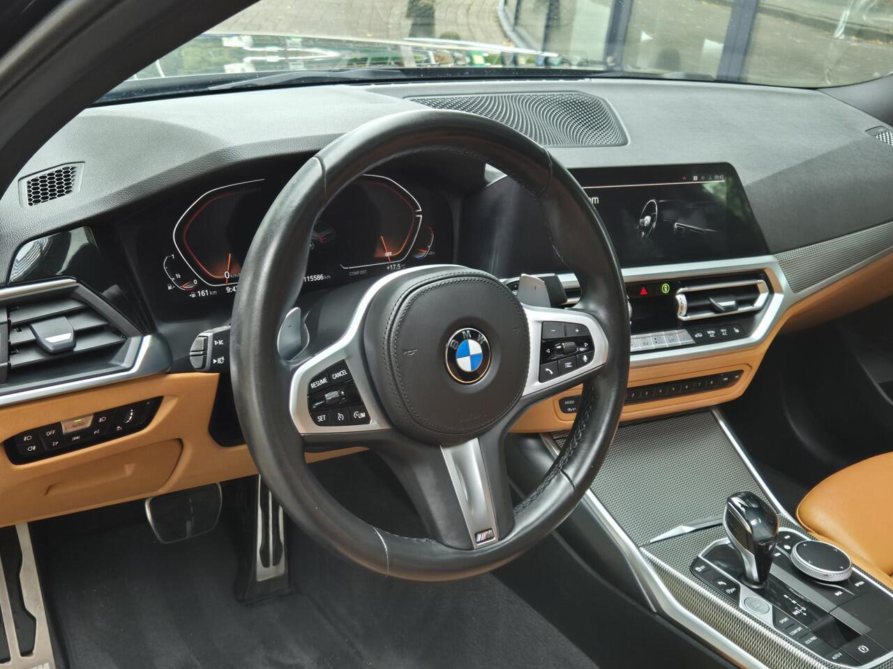 BMW 3-SERIE 318i High Executive | M Sport Pack | PDC+Camera | Climate | Panoramadak | Leder |