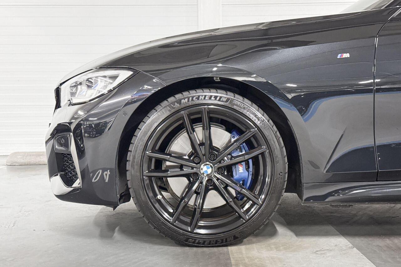 BMW 3-SERIE Touring M340i xDrive High Executive | Head-Up | Pano | Stoelverwarming | Driving Assistant Professional | HiFi