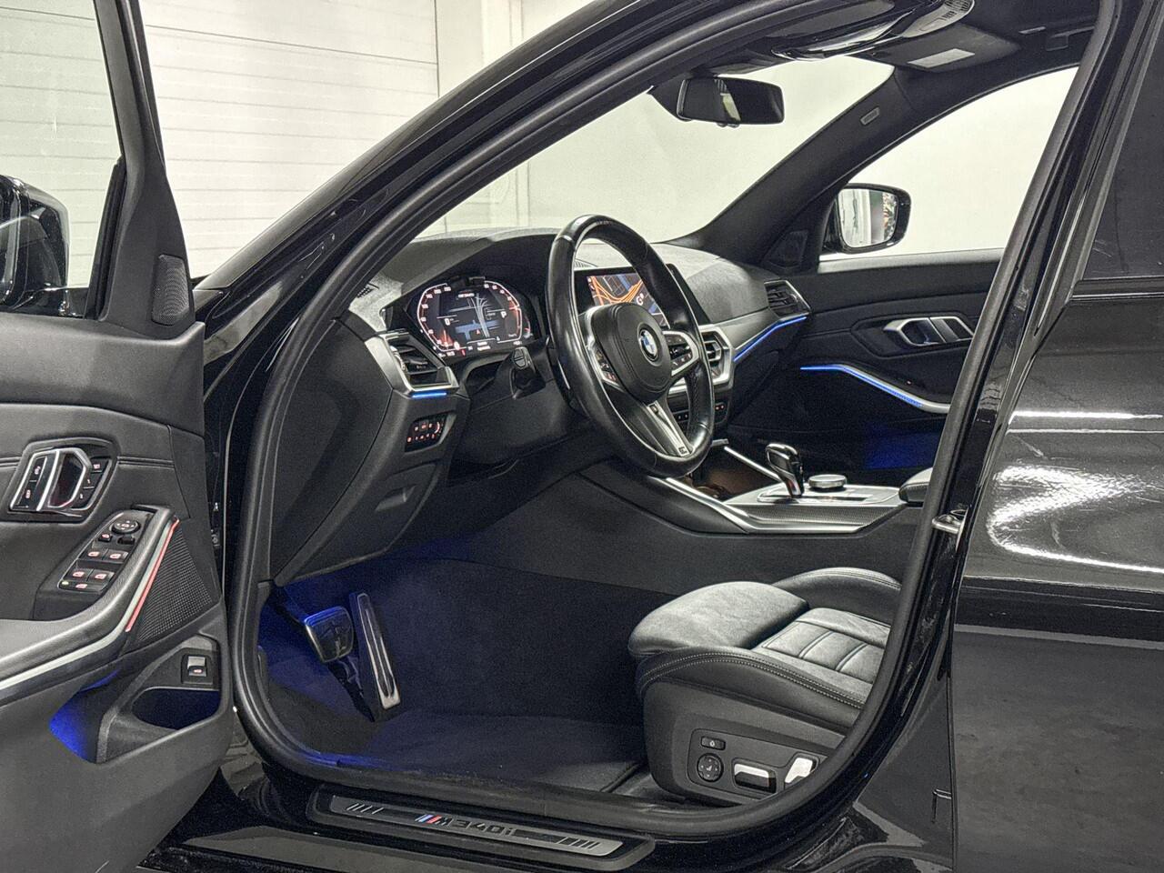 BMW 3-SERIE Touring M340i xDrive High Executive | Head-Up | Pano | Stoelverwarming | Driving Assistant Professional | HiFi