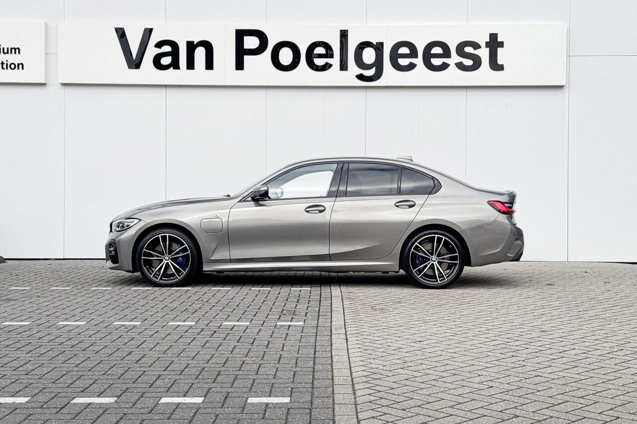 BMW 3-SERIE Sedan 330e | High Executive | M Sport | 19 inch