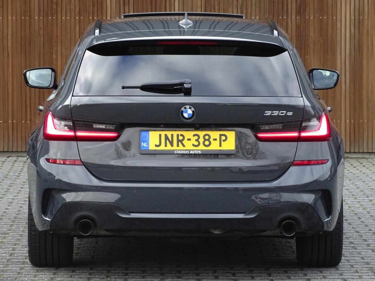 BMW 3-SERIE touring 330e 292PK High Exc. / M-Sport Individual / laser