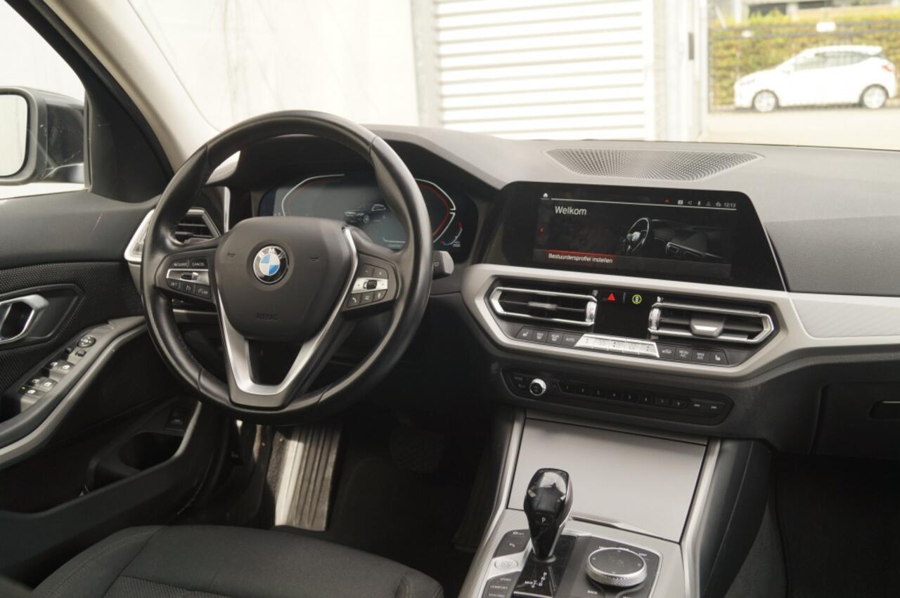 BMW 3-SERIE Touring 318d Automaat Executive -NAVI-ECC-