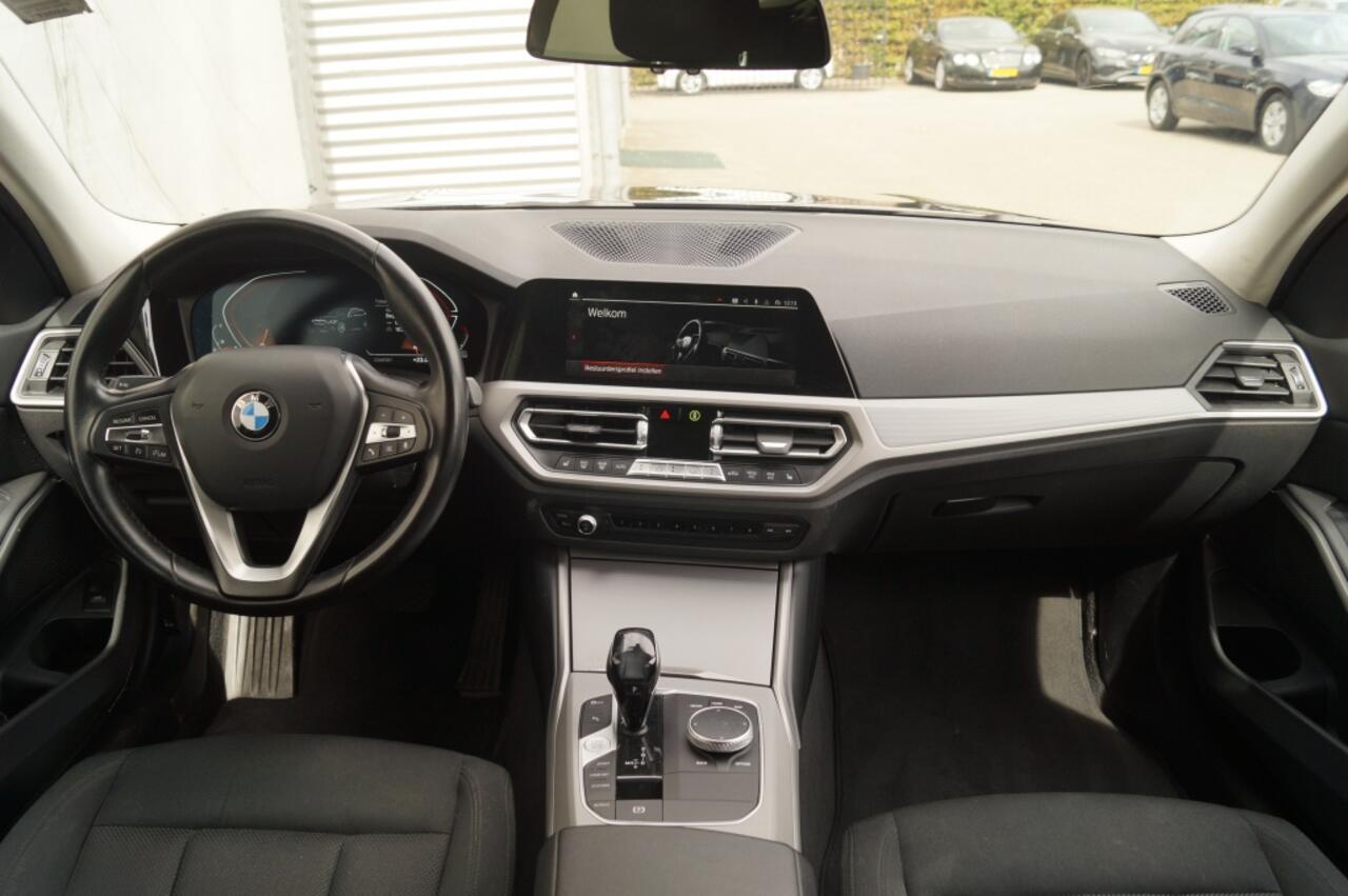 BMW 3-SERIE Touring 318d Automaat Executive -NAVI-ECC-