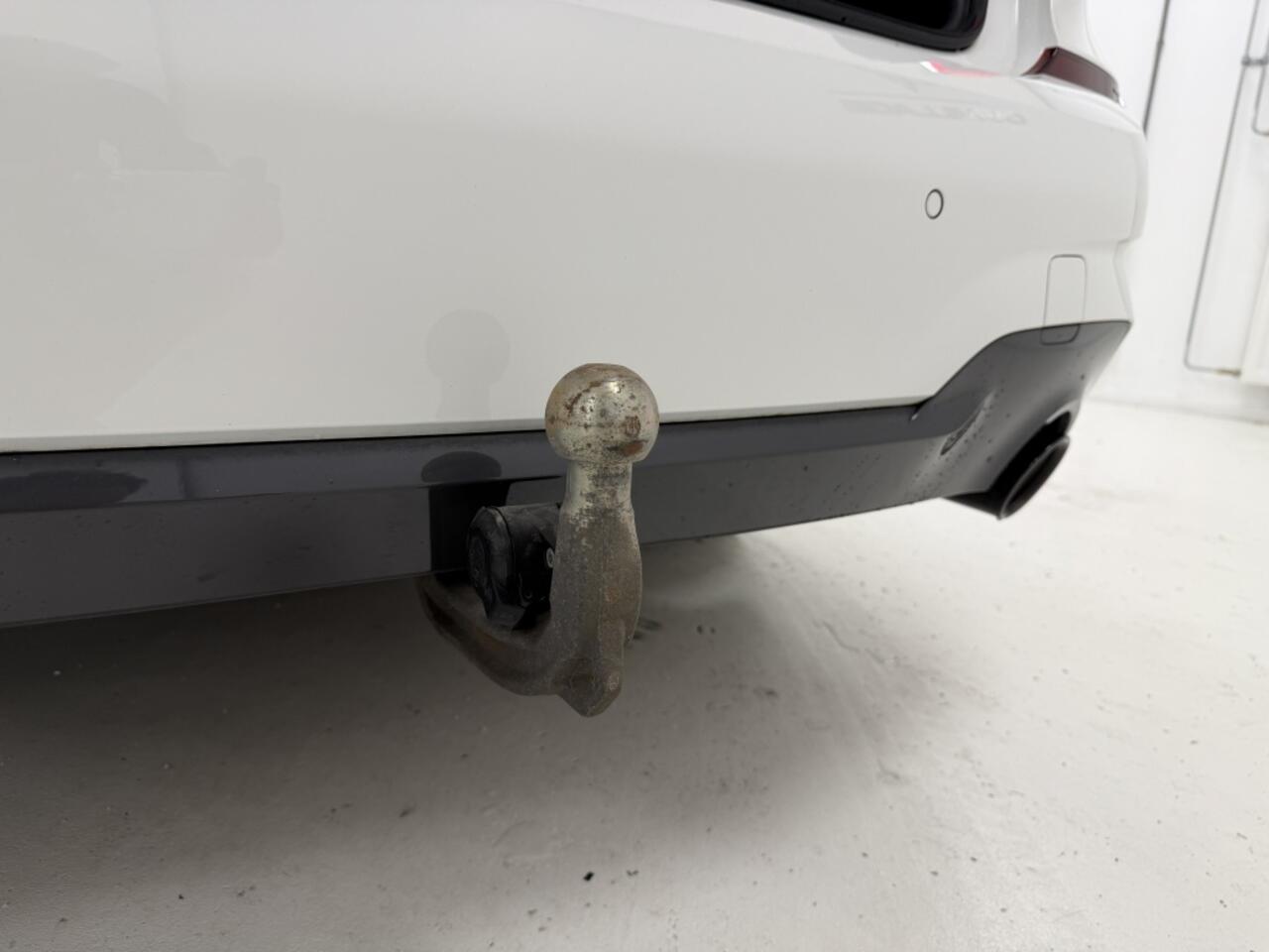 BMW 3-SERIE 330e M-Sport | Schuif/kanteldak | Trekhaak | 360 camera |