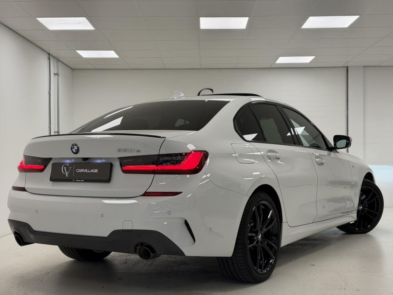 BMW 3-SERIE 330e M-Sport | Schuif/kanteldak | Trekhaak | 360 camera |