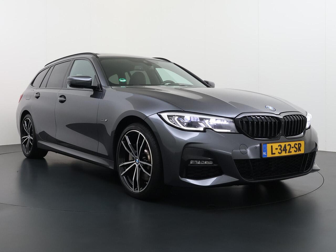 BMW 3-SERIE Touring 330e | M pakket | Leder | Panoramadak | PHEV