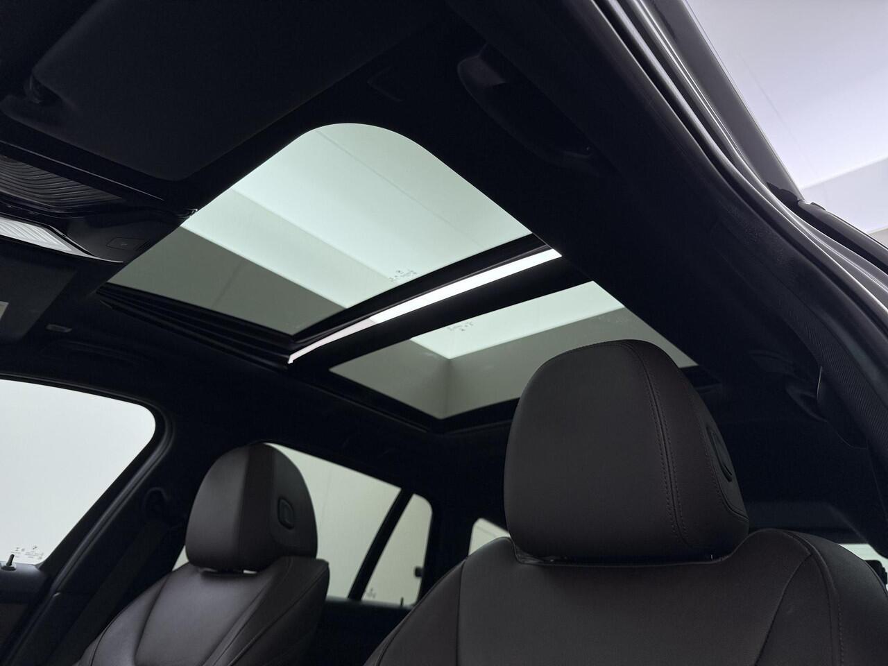 BMW 3-SERIE Touring 330e | M pakket | Leder | Panoramadak | PHEV