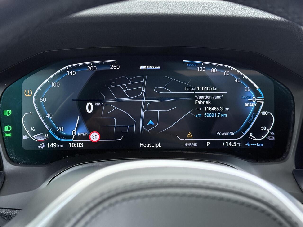 BMW 3-SERIE Touring 330e | M pakket | Leder | Panoramadak | PHEV