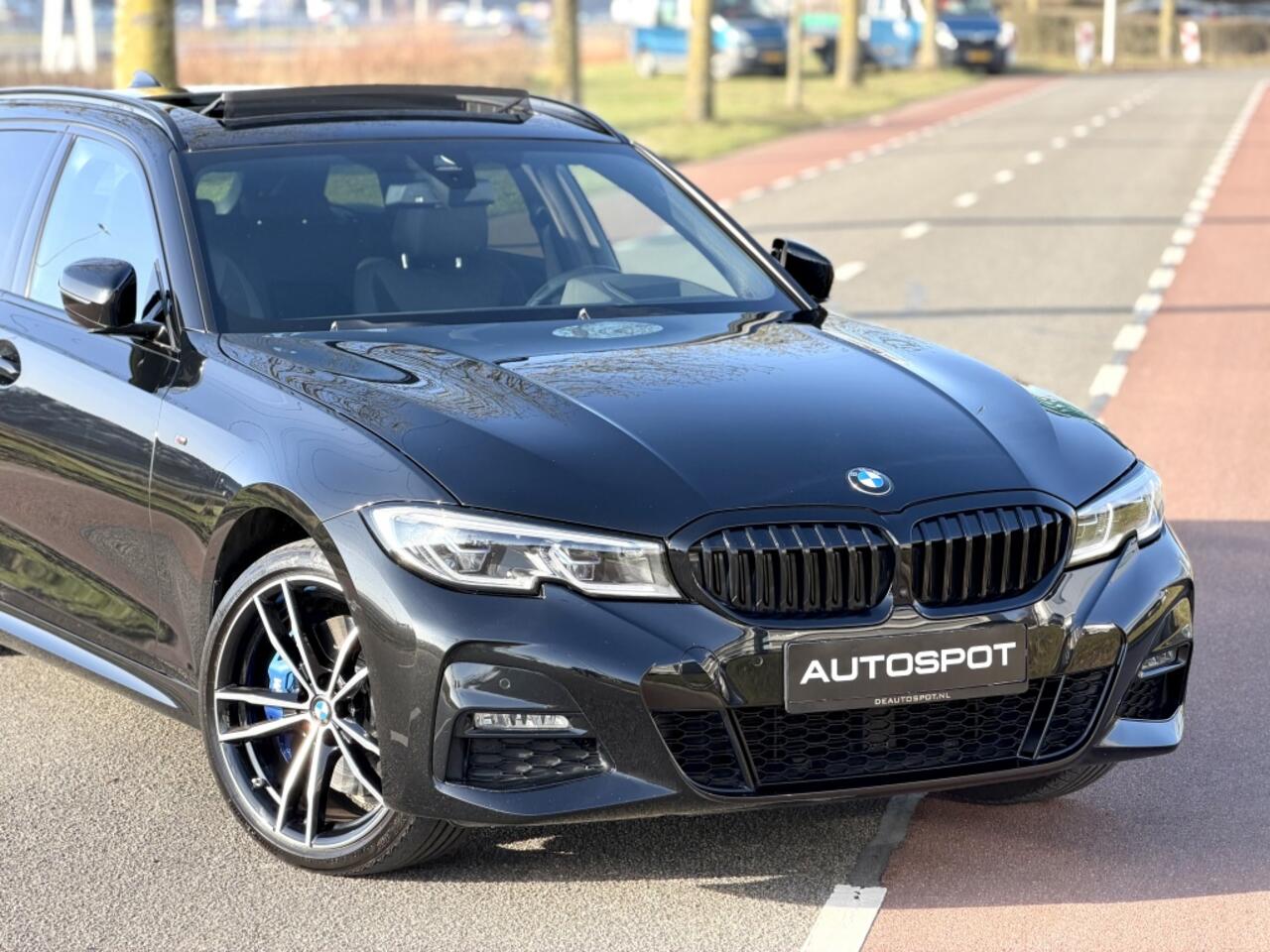 BMW 3-SERIE Touring 330e xDrive M-Sport Pano Laser Memory HUD