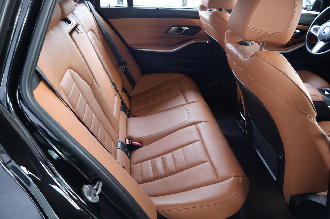 BMW 3-SERIE Touring 318i High Executive Edition | M Sport | Parking Pack | Voorstoelen Verwarmd