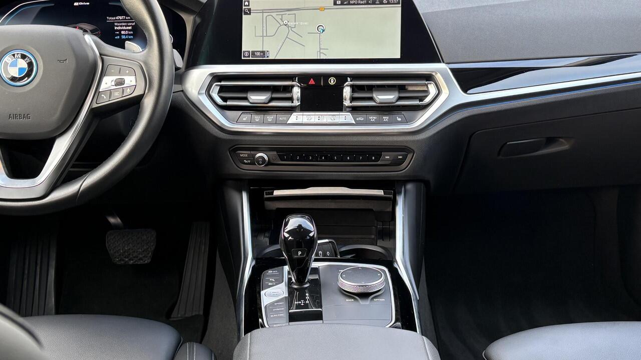 BMW 3-SERIE Touring 330e xDrive High Executive