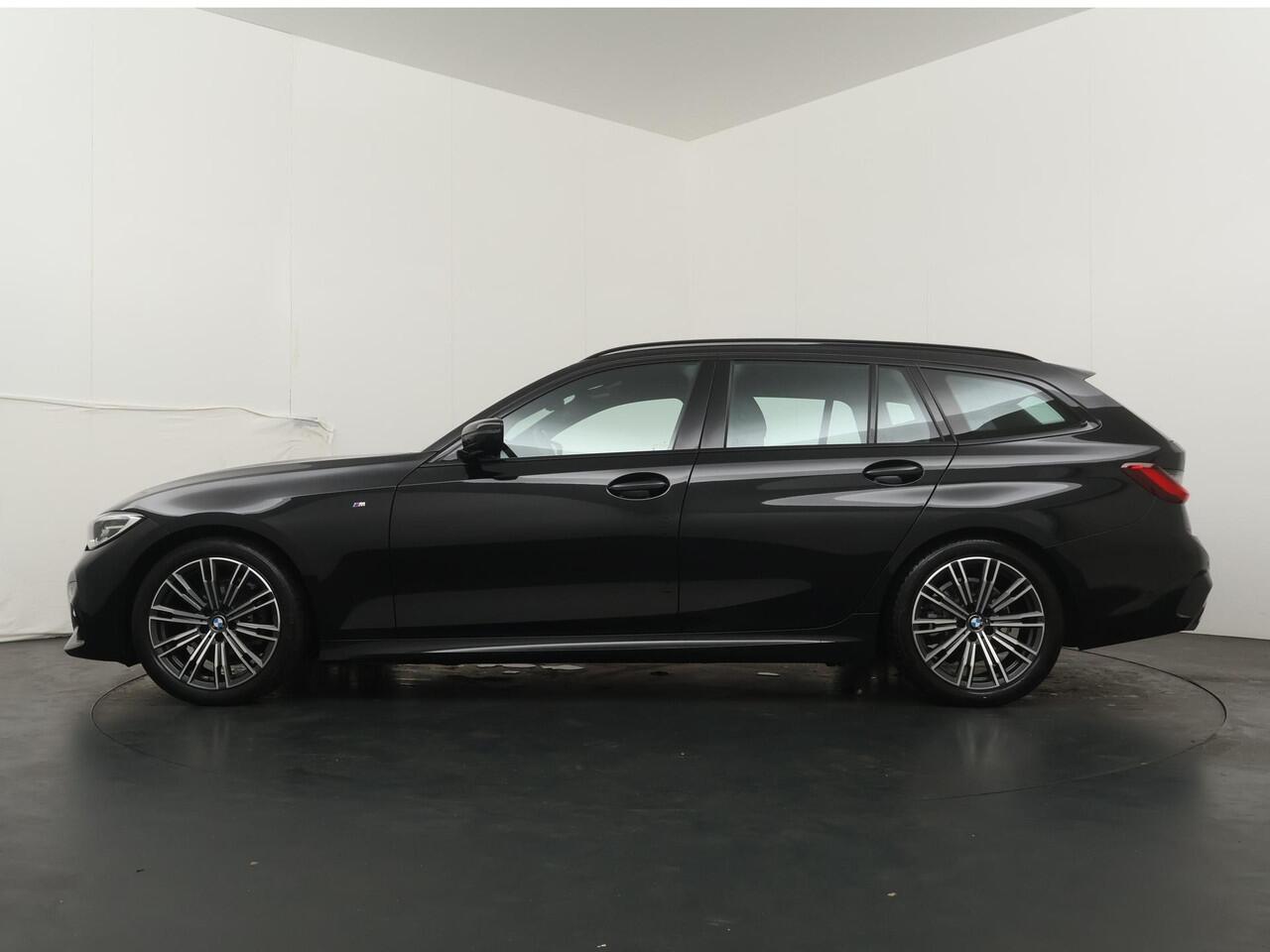 BMW 3-SERIE Touring 318i Business Edition | M Sport | Parking Pack | Trekhaak |