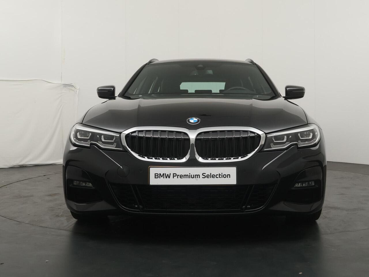 BMW 3-SERIE Touring 318i Business Edition | M Sport | Parking Pack | Trekhaak |